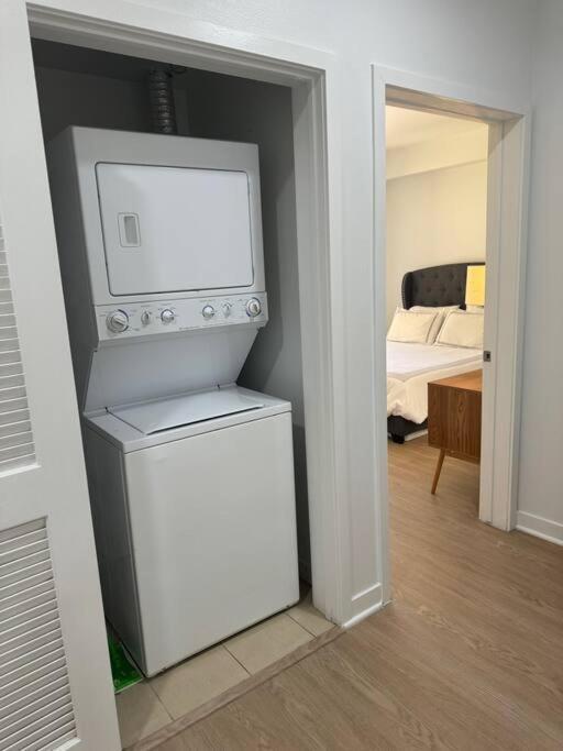 The Carlton - Modern-Lux 2 Master Suites-Secure Bldg & Parking- 5 Blks To Ocean Ave Лос-Анджелес Экстерьер фото